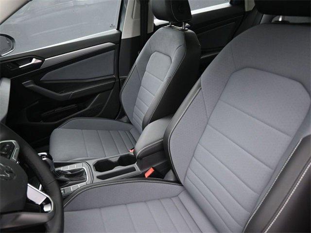 New 2025 Volkswagen Jetta SE image 31