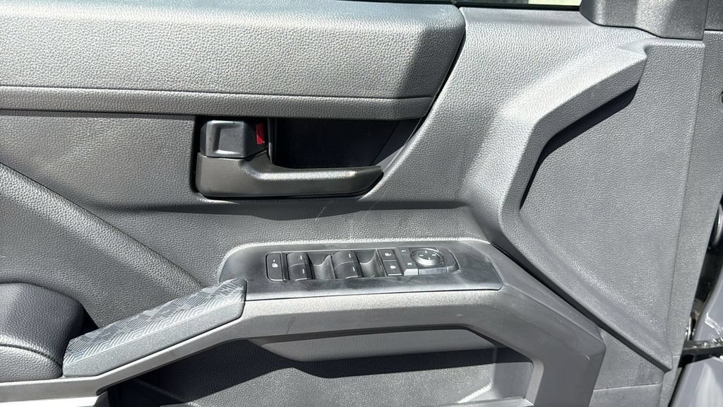 Used 2026 Toyota Tacoma SR5 AWD/4WD image 15