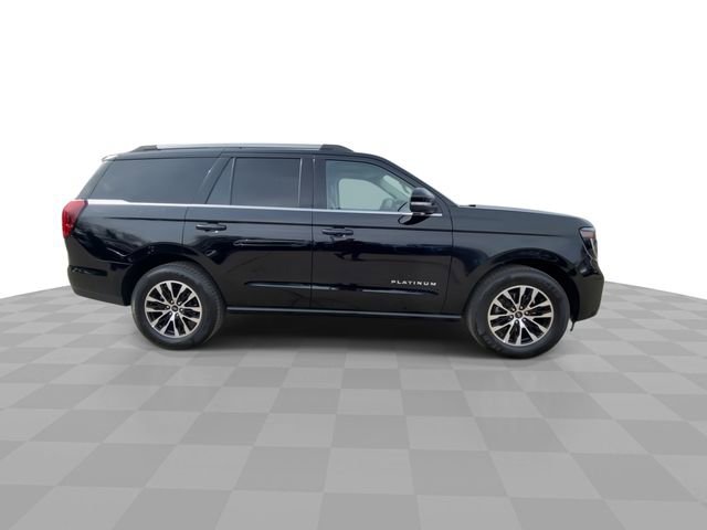 Used 2025 Ford Expedition Platinum image 3