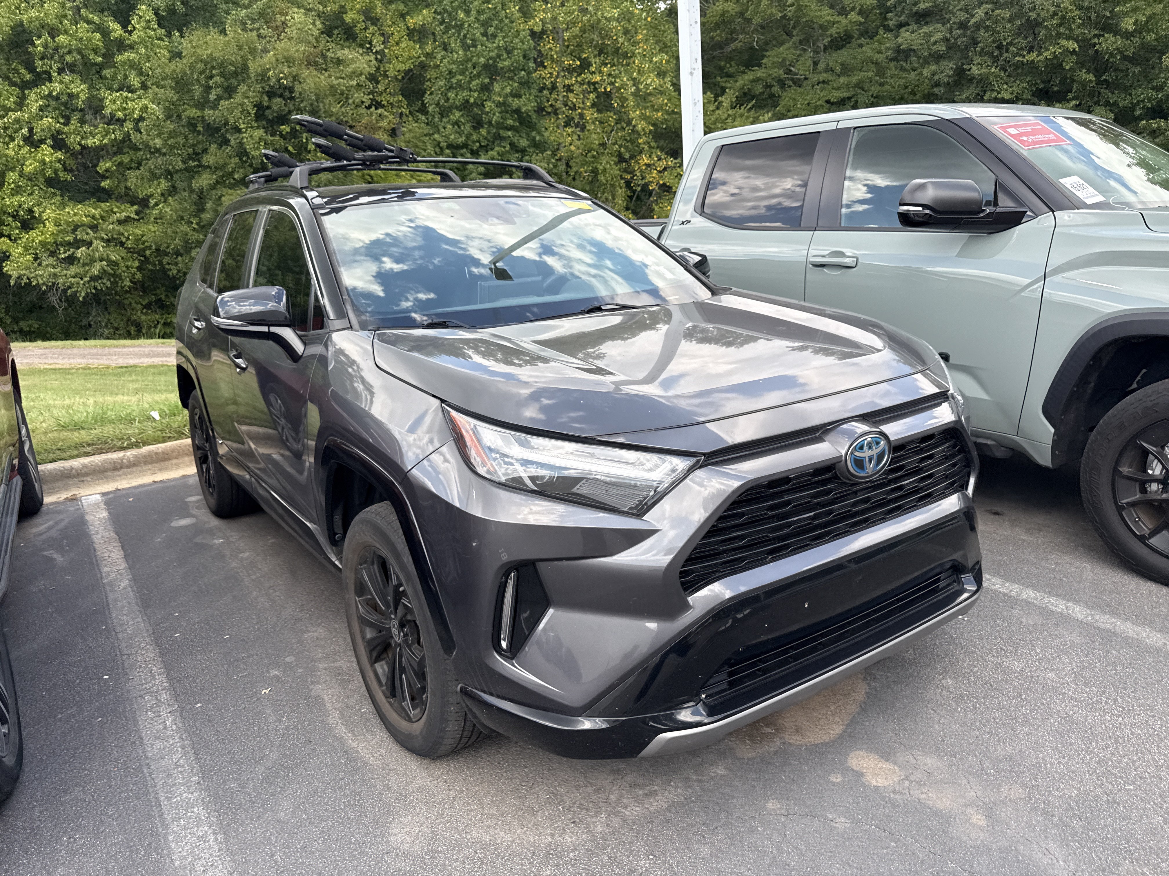 Used 2022 Toyota RAV4 XSE AWD/4WD image 39