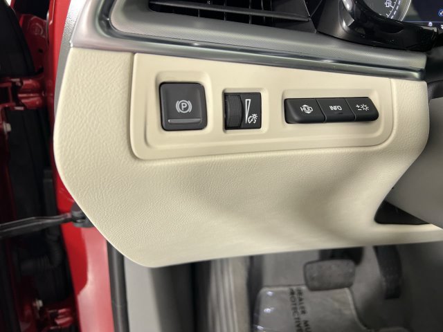Used 2026 Cadillac XT5 Premium Luxury w/ Driver Assist Package FWD image 18