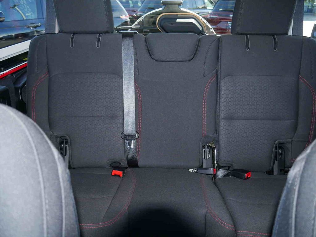 Used 2023 Jeep Wrangler Unlimited Rubicon w/ Steel Bumper Group image 42