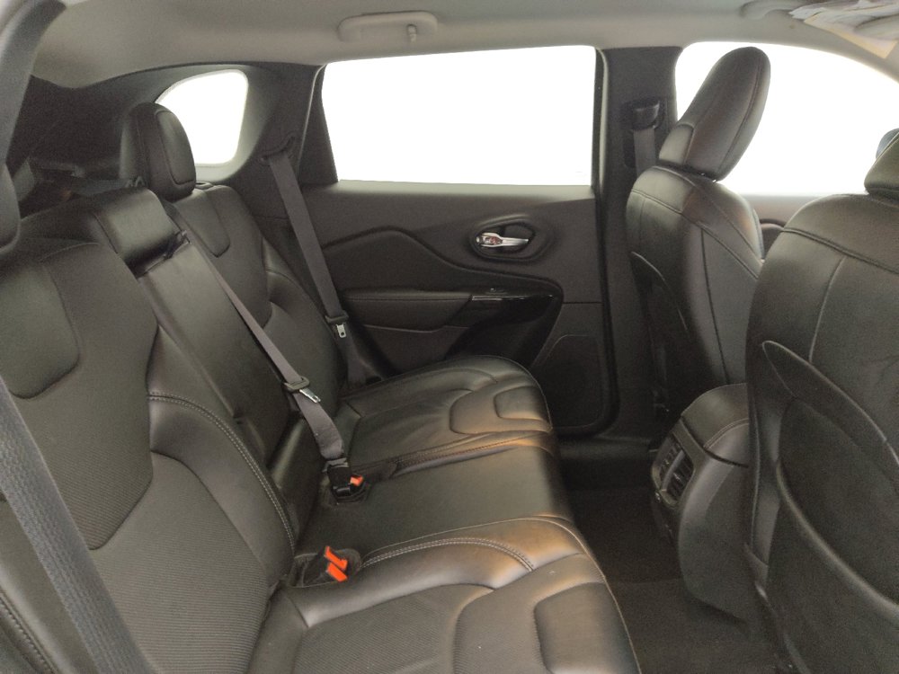 Used 2023 Jeep Cherokee Altitude Lux image 19