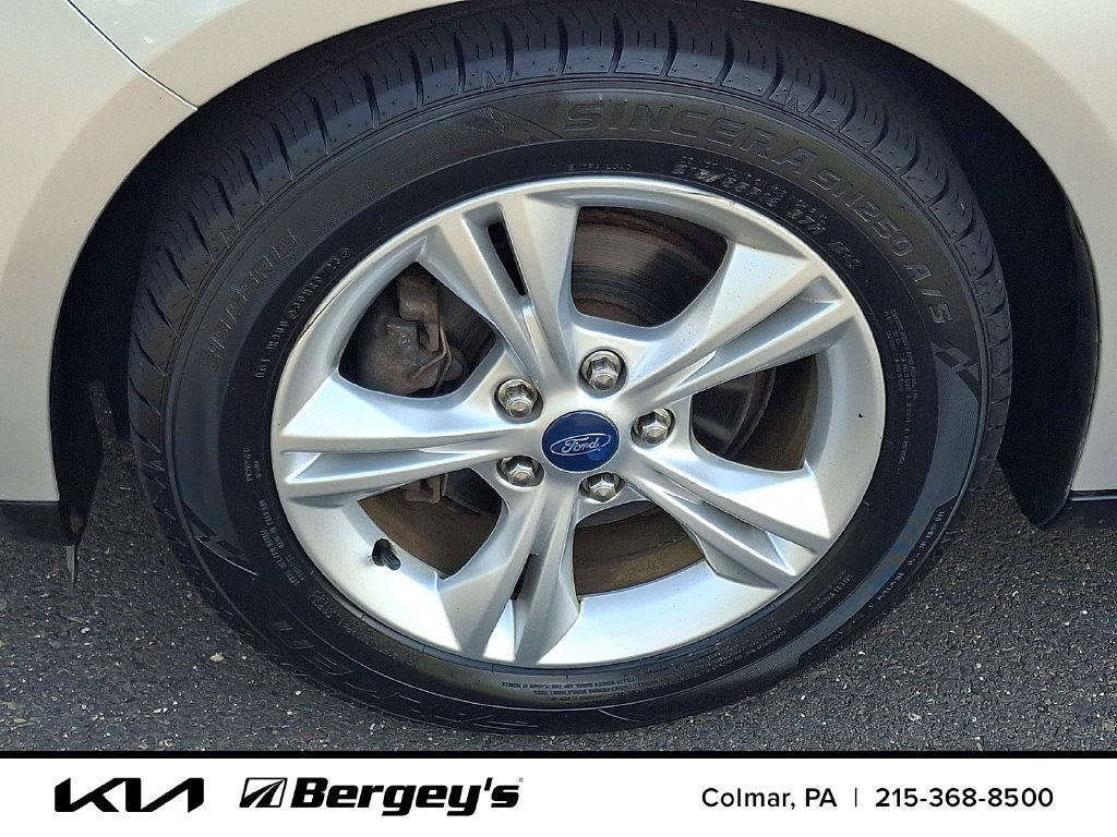 Used 2012 Ford Focus SE FWD image 9