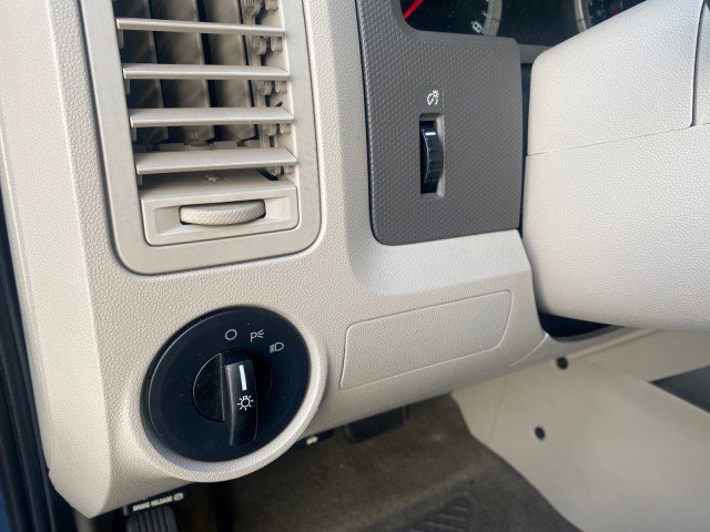 Used 2009 Ford Escape XLS image 54