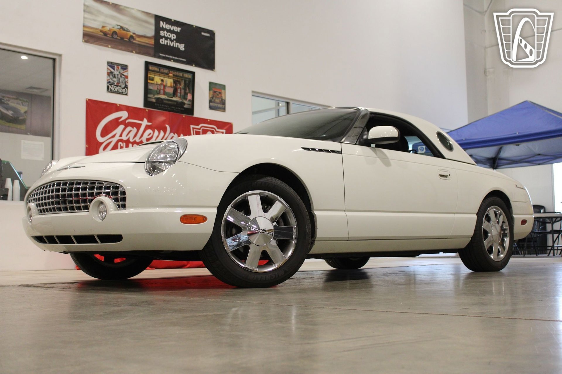Used 2002 Ford Thunderbird image 4