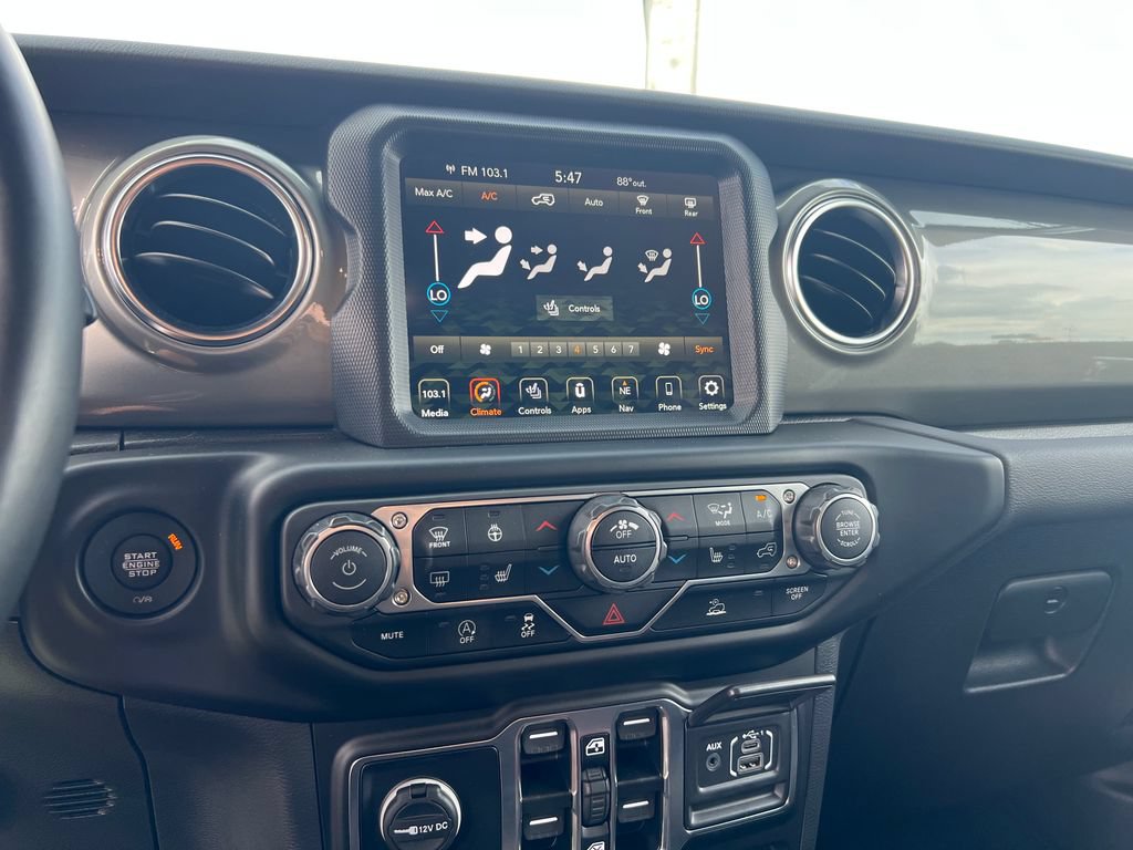Used 2023 Jeep Wrangler Unlimited Sahara AWD/4WD image 29