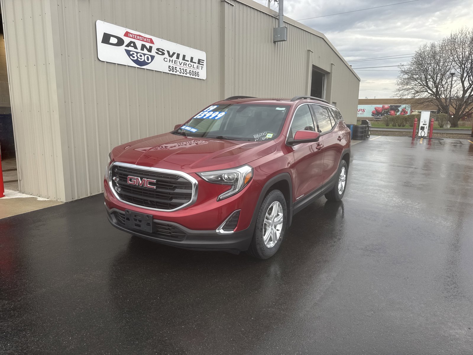 Used 2019 GMC Terrain SLE w/ Driver Convenience Package image 4