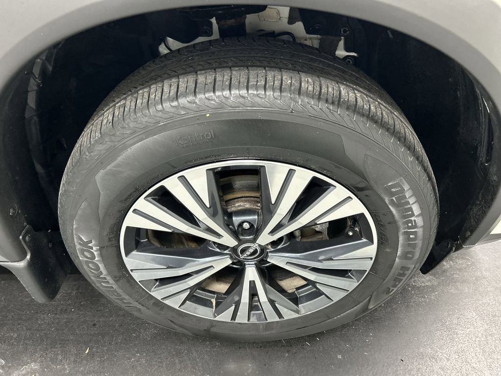 Used 2023 Nissan Rogue SV image 8