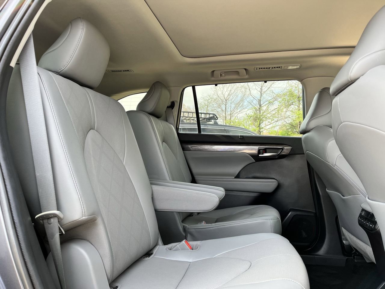 Used 2022 Toyota Highlander Platinum image 27