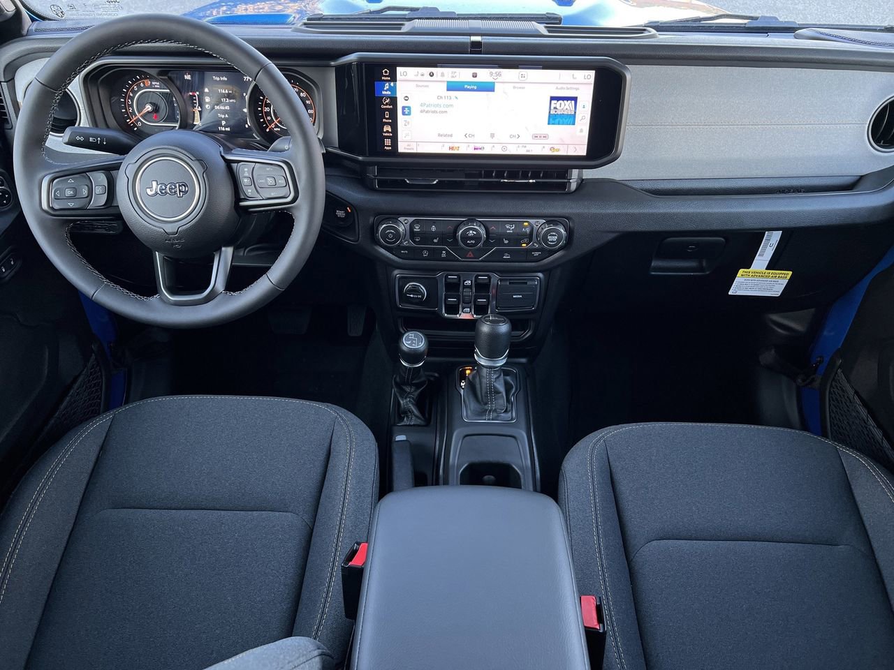 New 2025 Jeep Gladiator Sport AWD/4WD image 2