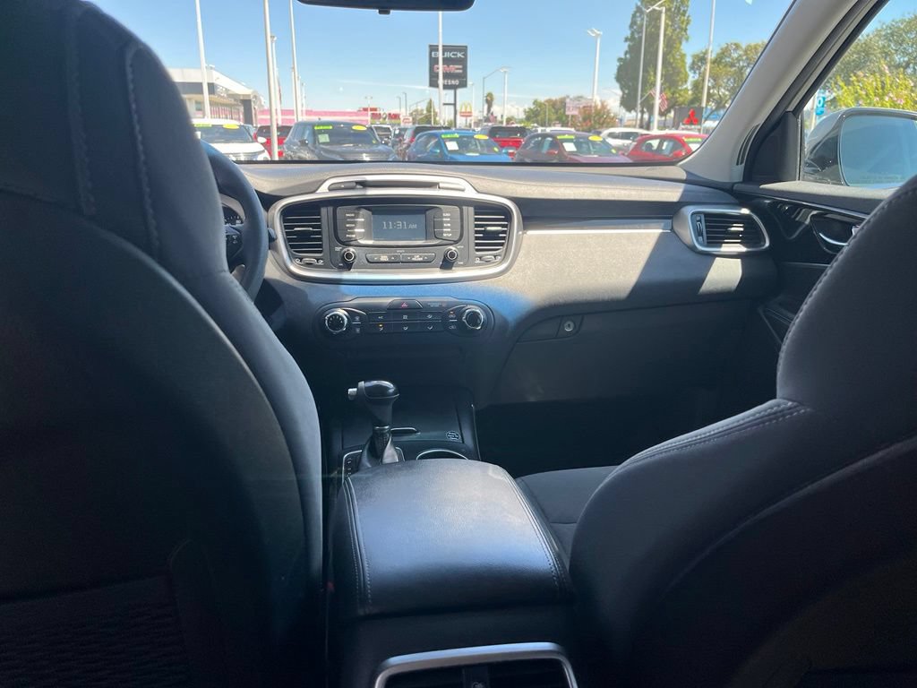 Used 2016 Kia Sorento FWD image 6