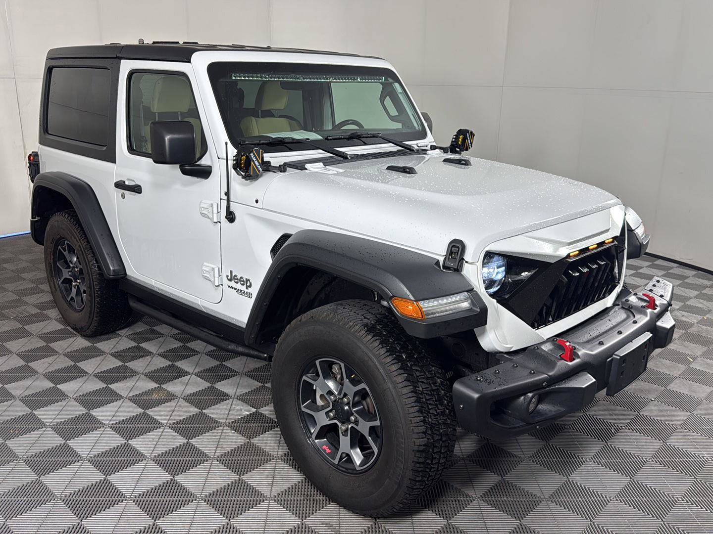 Used 2019 Jeep Wrangler Sport image 3