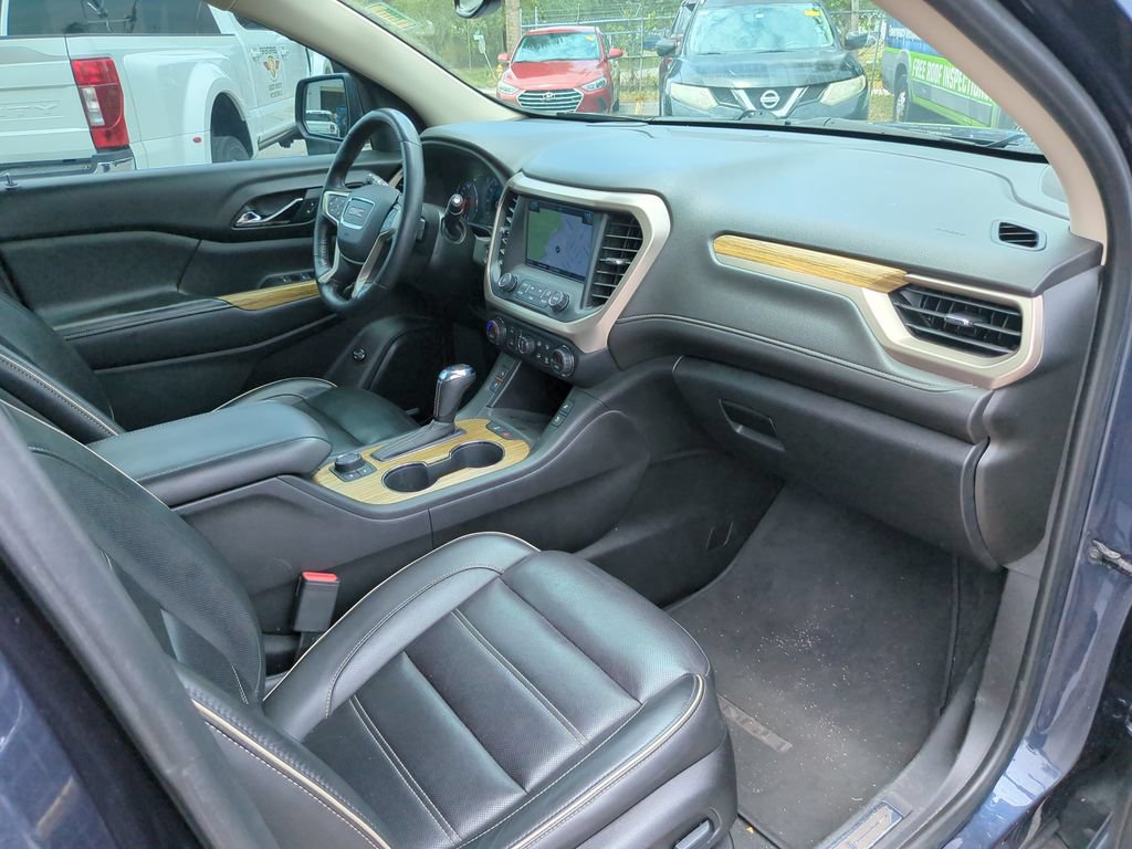 Used 2018 GMC Acadia Denali w/ Technology Package FWD image 8