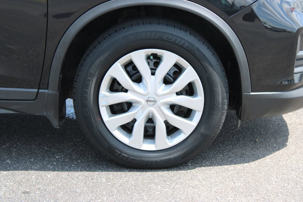 Used 2017 Nissan Rogue S FWD image 12