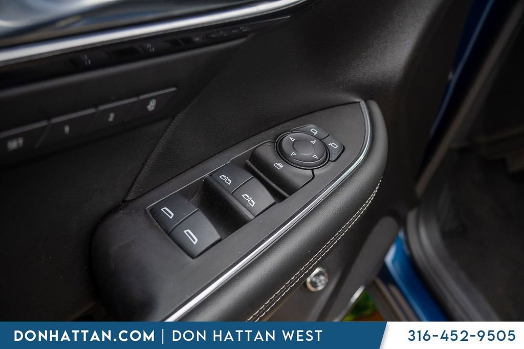 Used 2022 Buick Envision Essence w/ Technology Package I image 16