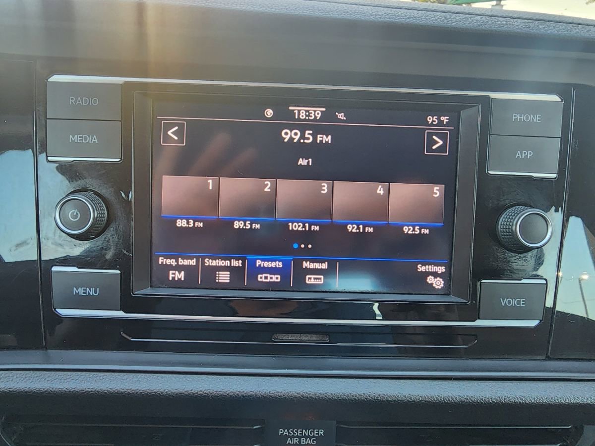 Used 2020 Volkswagen Jetta SE image 15