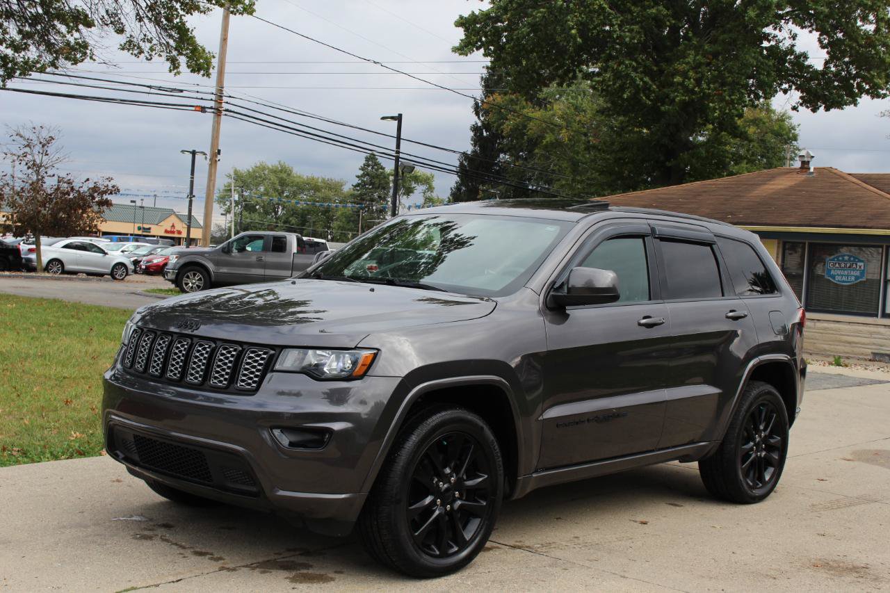 Used 2019 Jeep Grand Cherokee Altitude AWD/4WD image 5