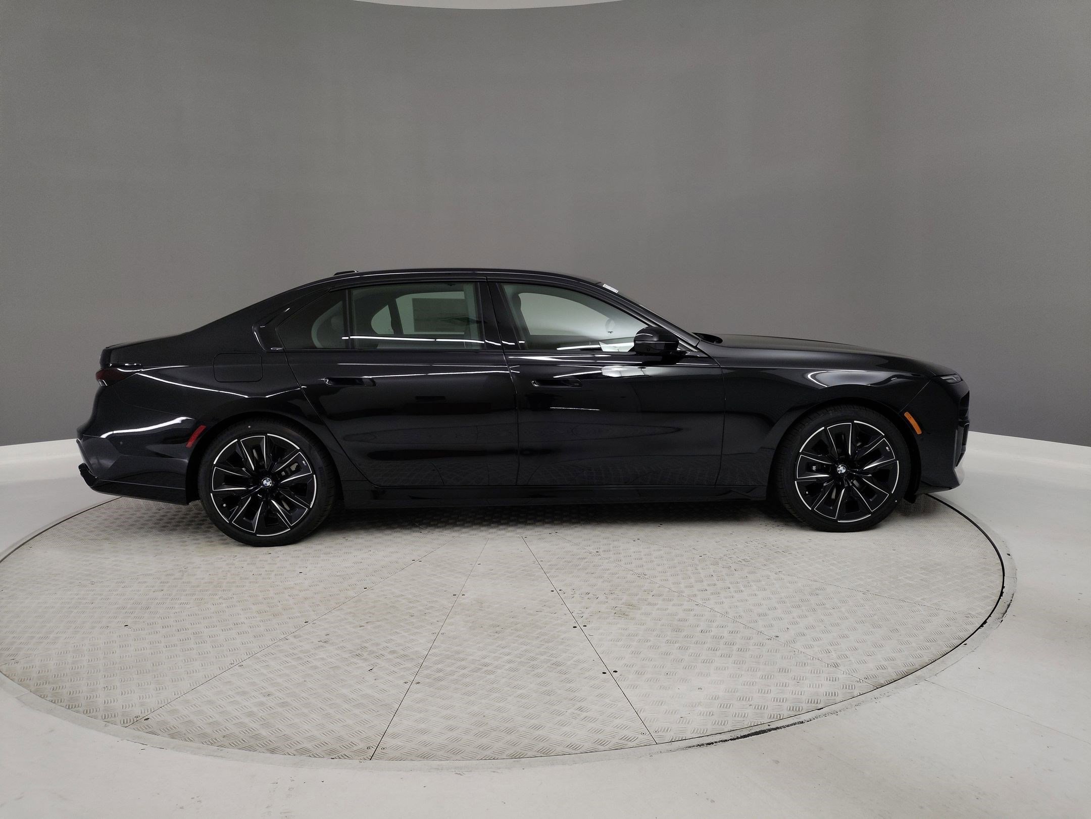 New 2025 BMW 760i xDrive image 5