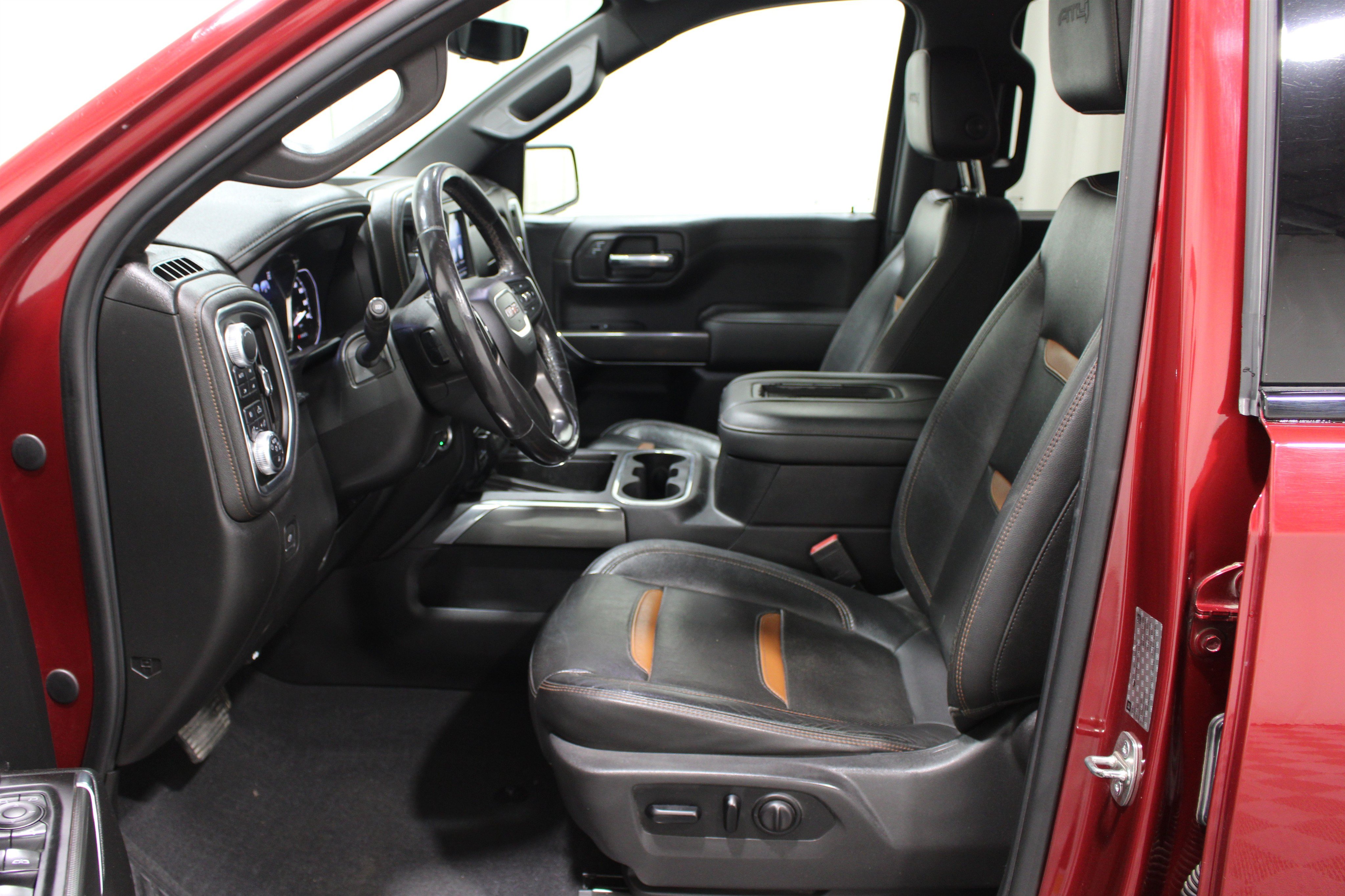 Used 2019 GMC Sierra 1500 AT4 w/ AT4 Premium Package AWD/4WD image 3