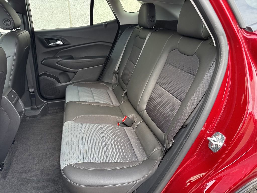 Used 2025 Chevrolet Trax LT image 22