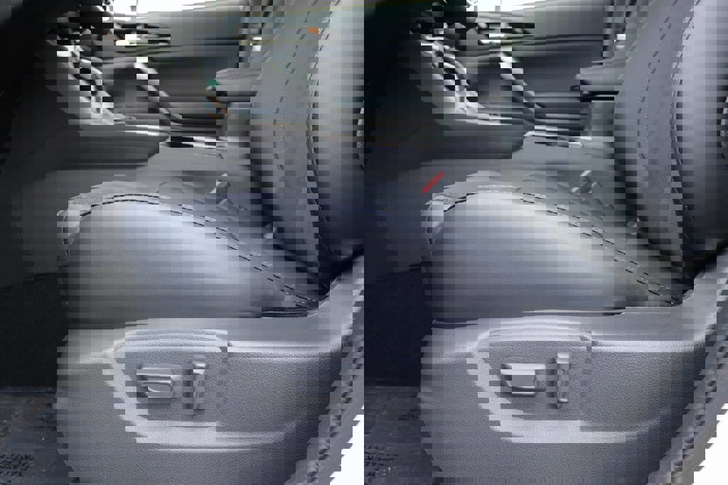 New 2025 Mitsubishi Eclipse Cross Black Edition image 17