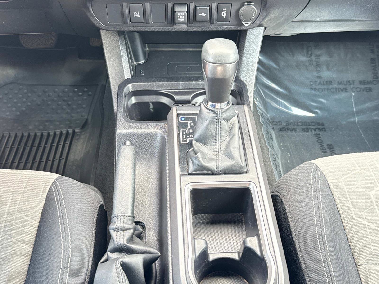 Used 2022 Toyota Tacoma TRD Off-Road image 6