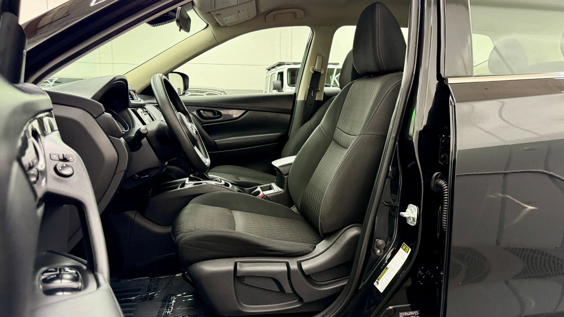 Used 2019 Nissan Rogue S image 9