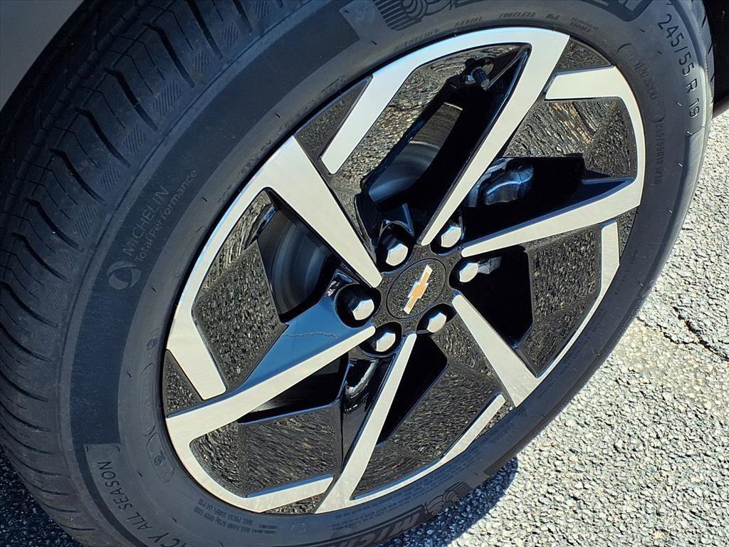 New 2026 Chevrolet Equinox EV LT image 19