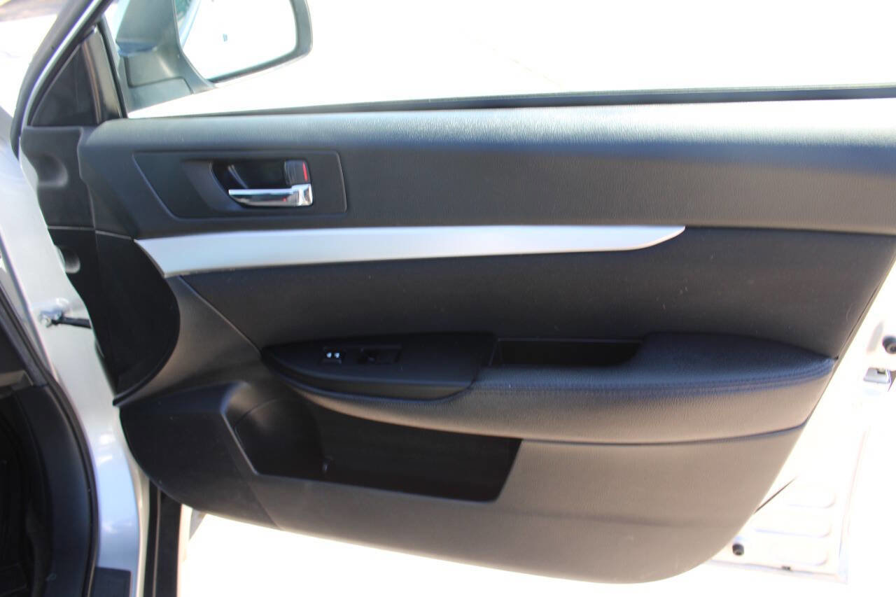 Used 2012 Subaru Outback 2.5i w/ Alloy Wheel Pkg image 12