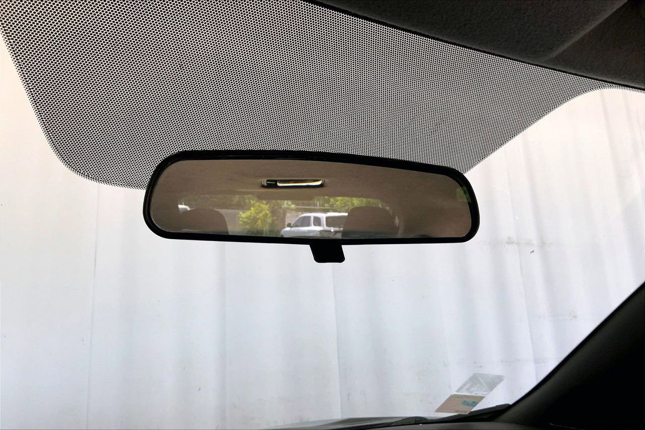 Used 2018 Nissan Kicks SV FWD image 17