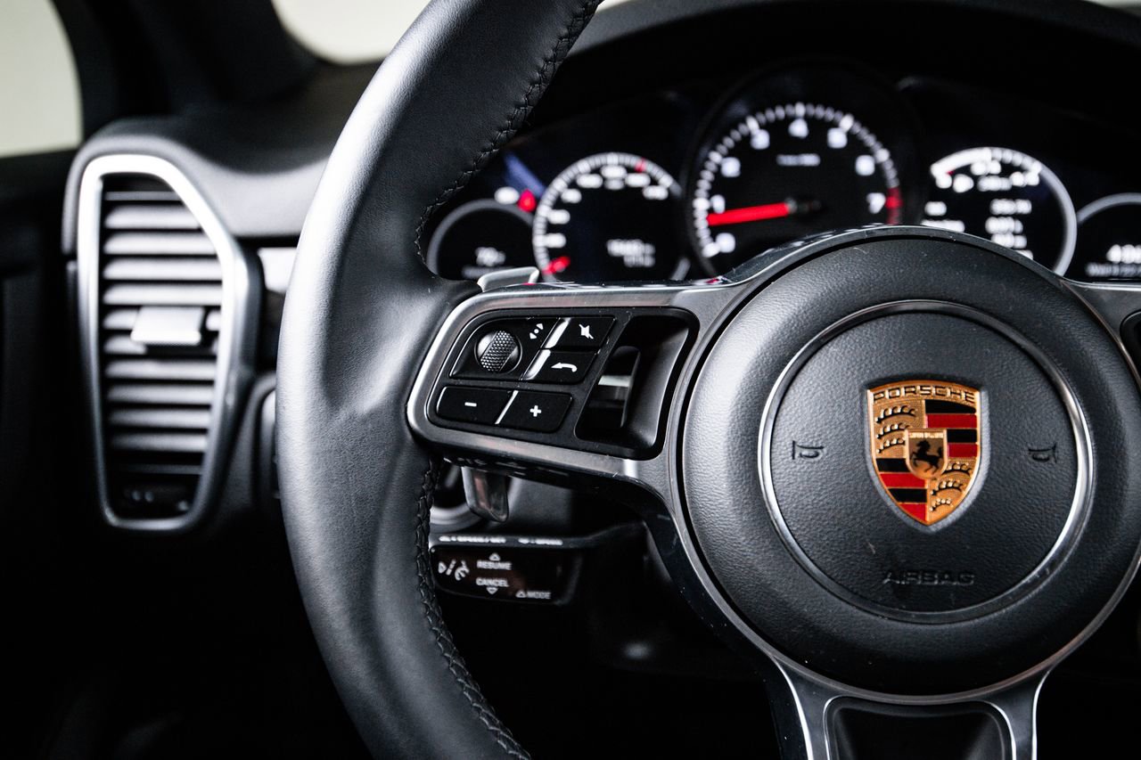 Certified 2023 Porsche Cayenne Coupe AWD/4WD image 17