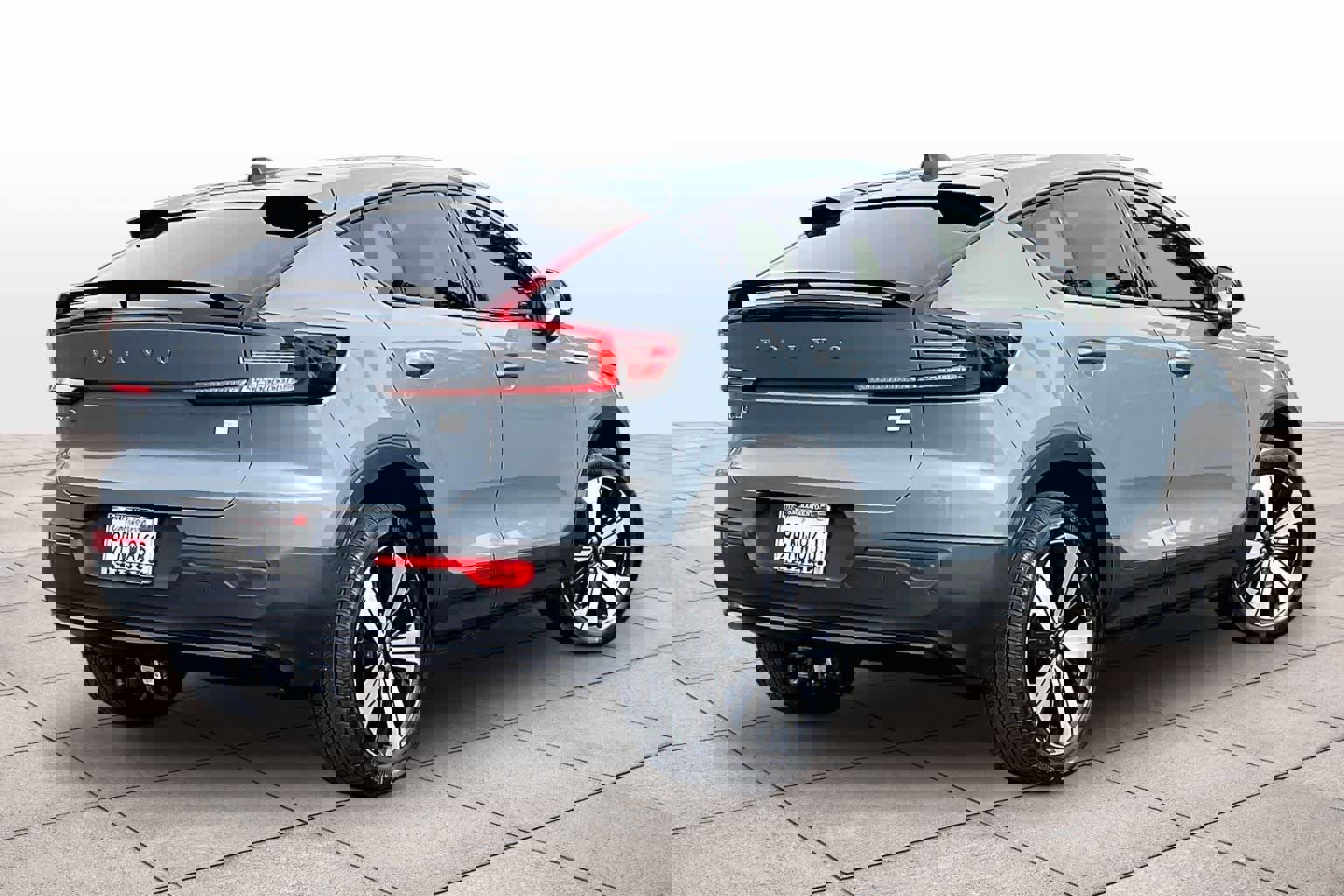 Used 2023 Volvo C40 P8 Recharge Plus w/ Climate Package image 16