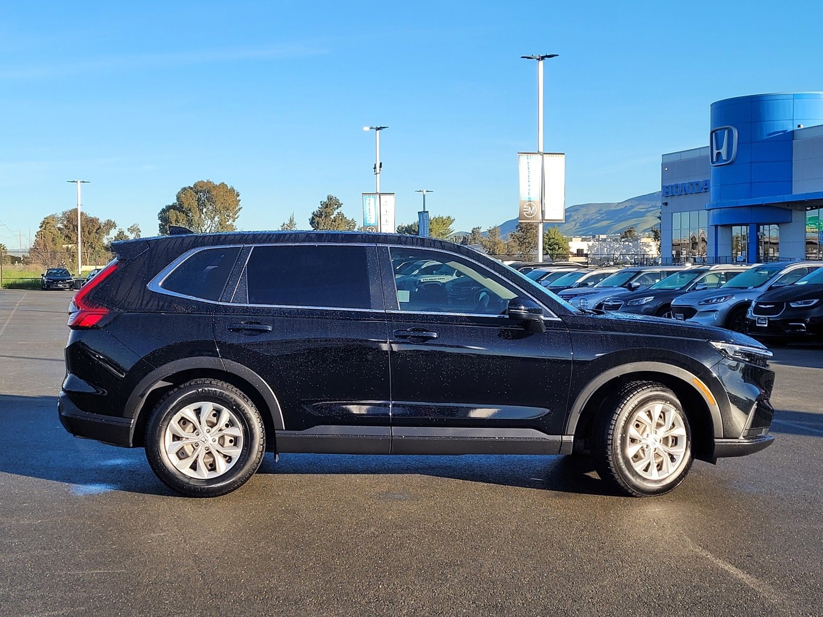 Used 2024 Honda CR-V LX image 4