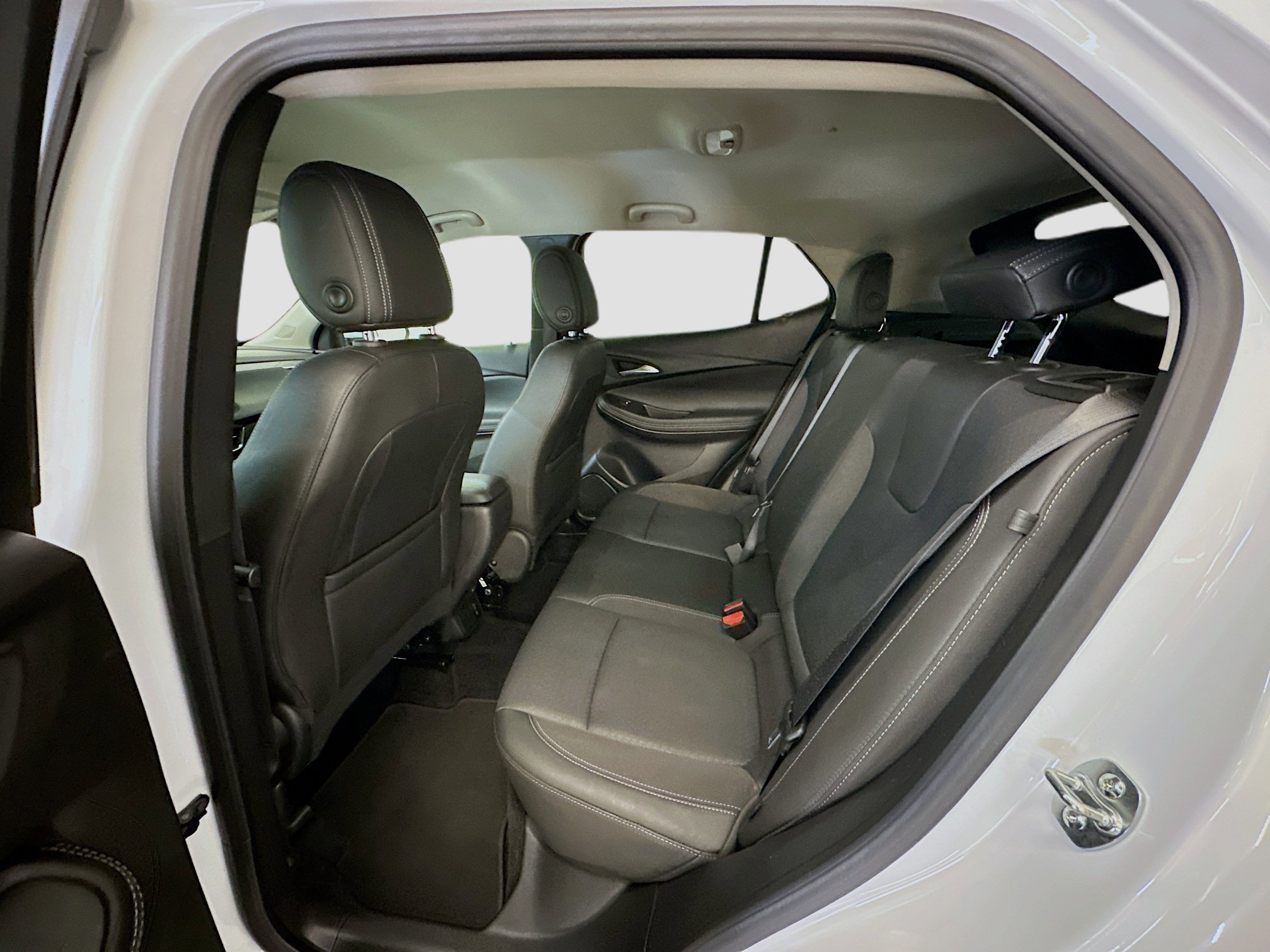 Used 2025 Buick Encore GX Preferred image 29