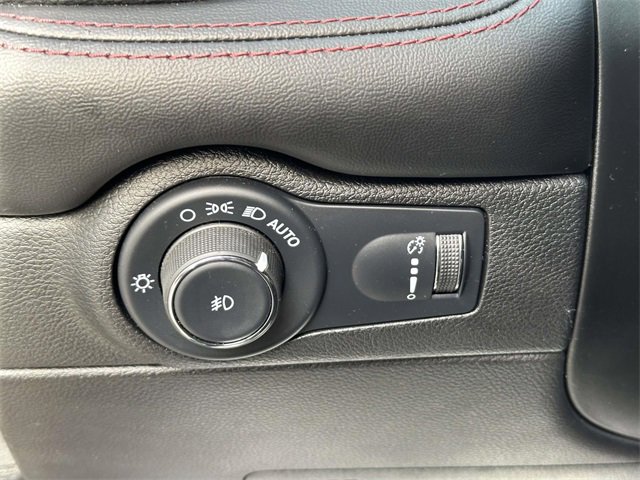 Used 2022 Dodge Durango R/T w/ Blacktop Package image 30