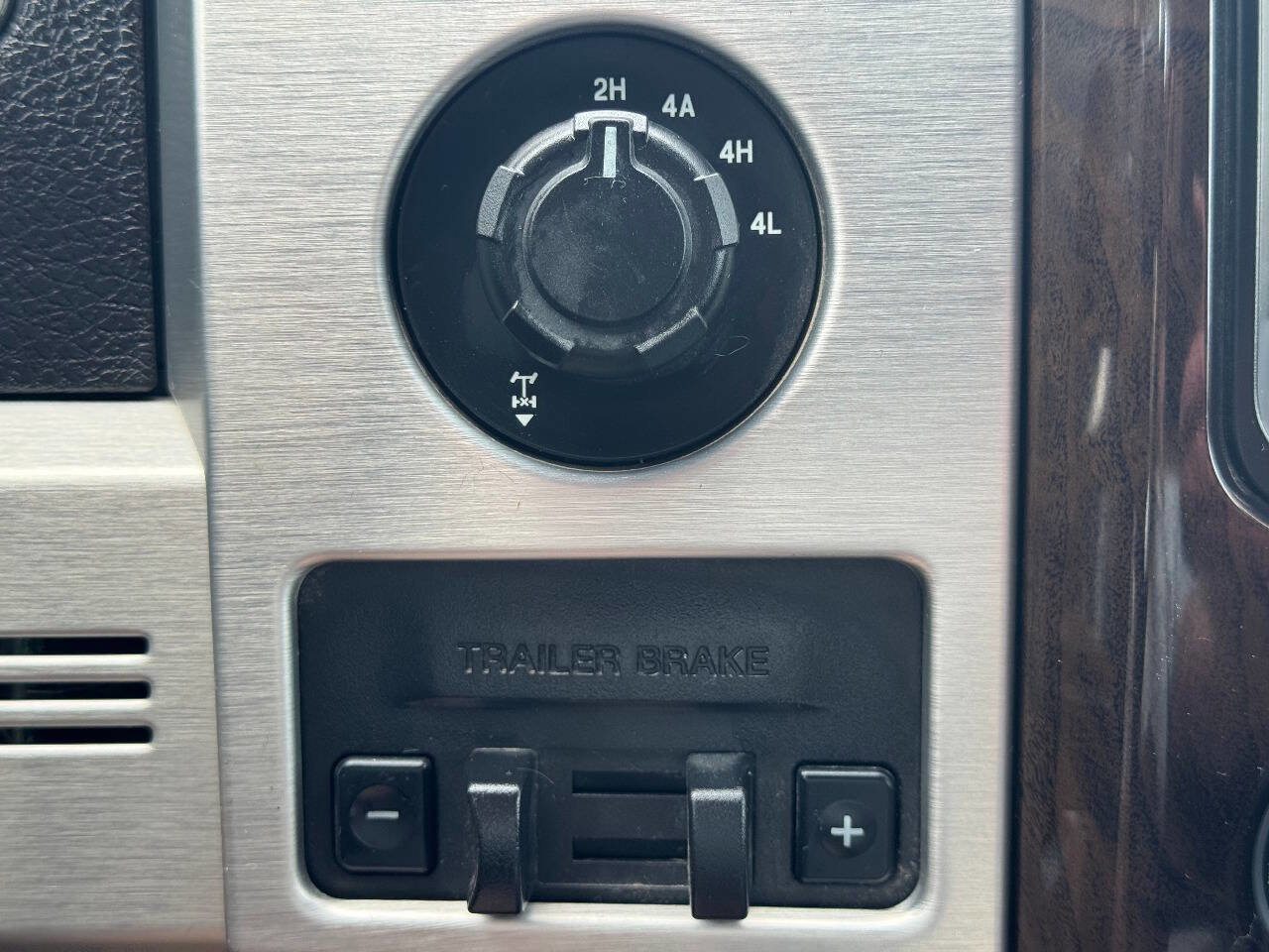 Used 2013 Ford F150 Platinum image 18