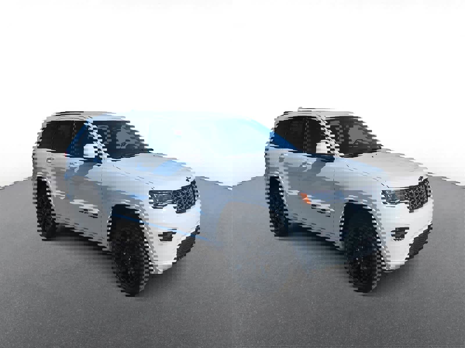 Certified 2021 Jeep Grand Cherokee Laredo X image 2