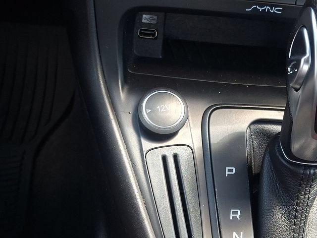 Used 2017 Ford Focus SE FWD image 24