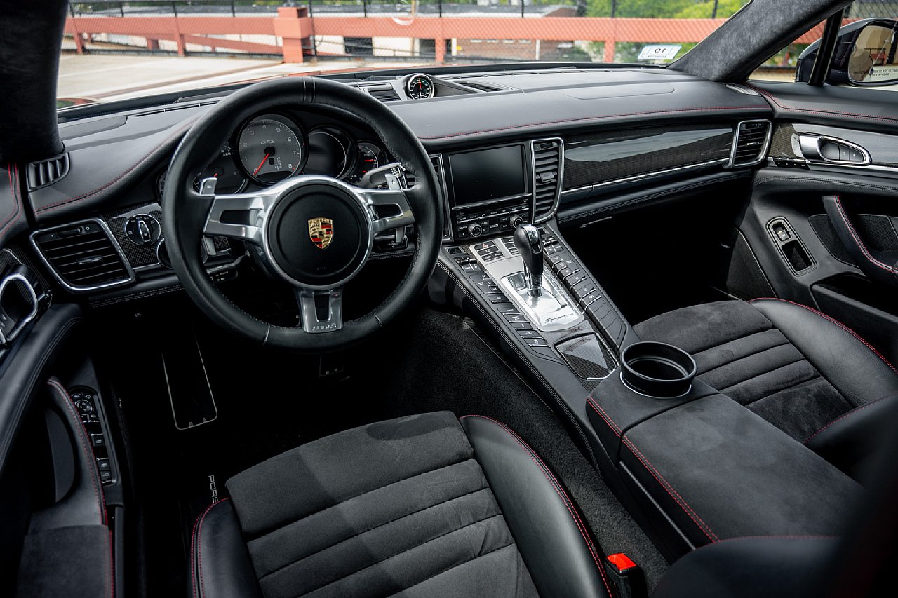 Used 2015 Porsche Panamera GTS AWD/4WD image 21