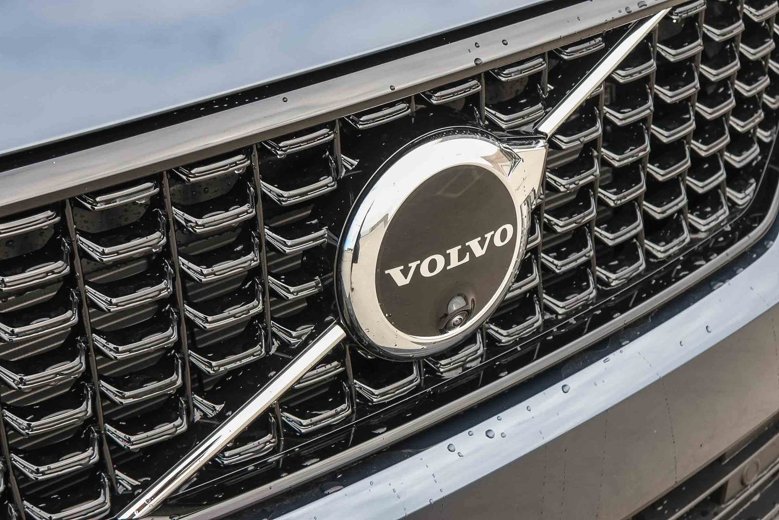 New 2026 Volvo XC40 B5 Ultra w/ Climate Package AWD/4WD image 16