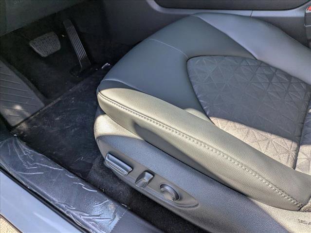 New 2025 Toyota Highlander XLE image 4