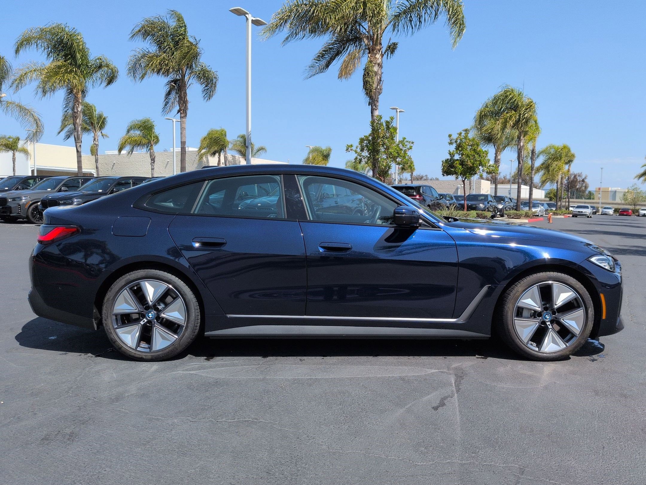 Used 2023 BMW i4 eDrive35 RWD image 11