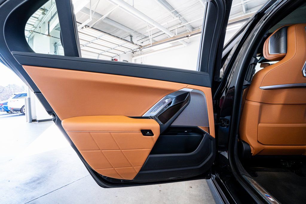 Used 2023 BMW 740i 740i w/ Parking Assistance Package image 49