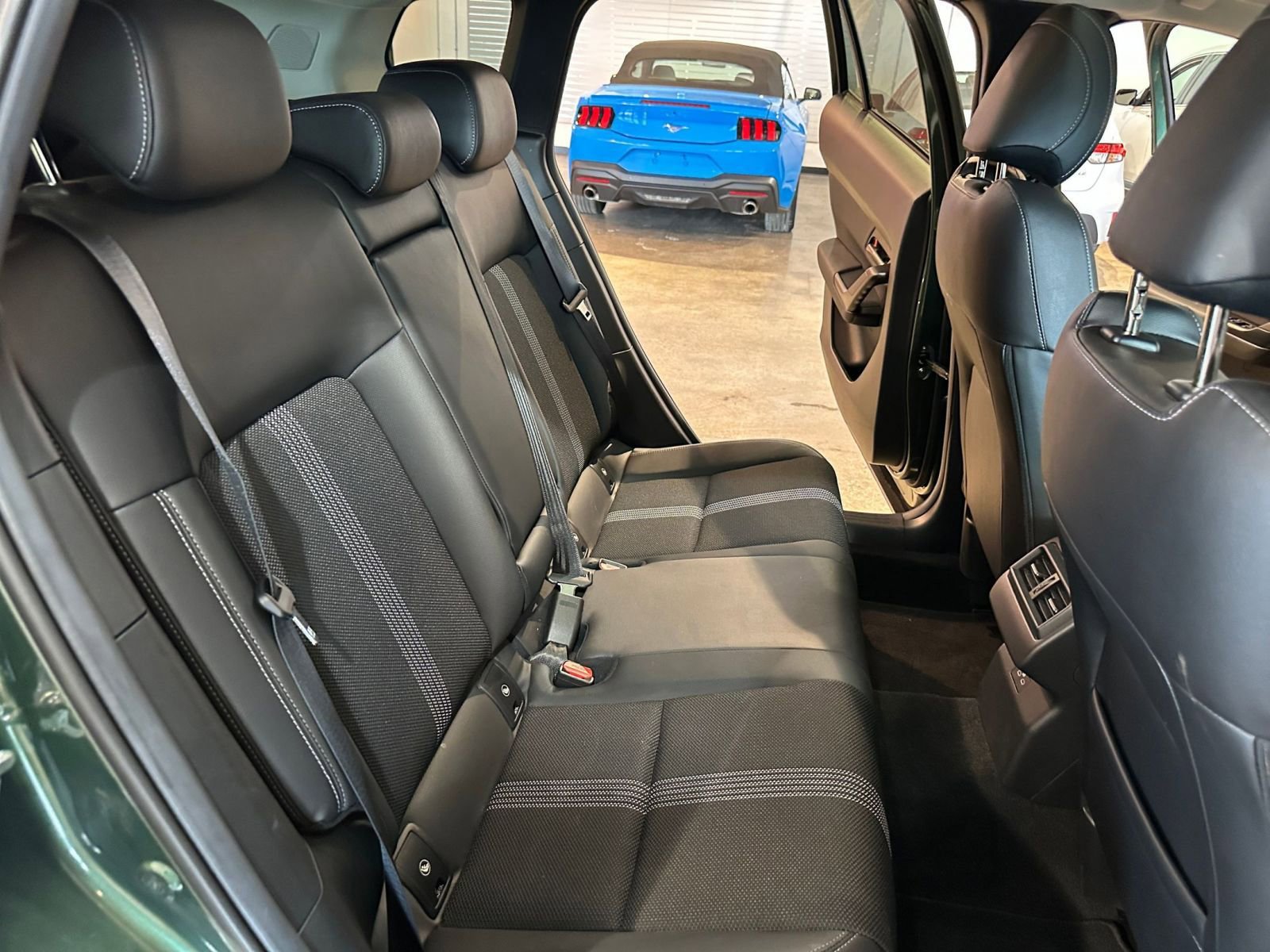 Used 2025 MAZDA CX-50 AWD 2.5 S w/ Premium Package image 39