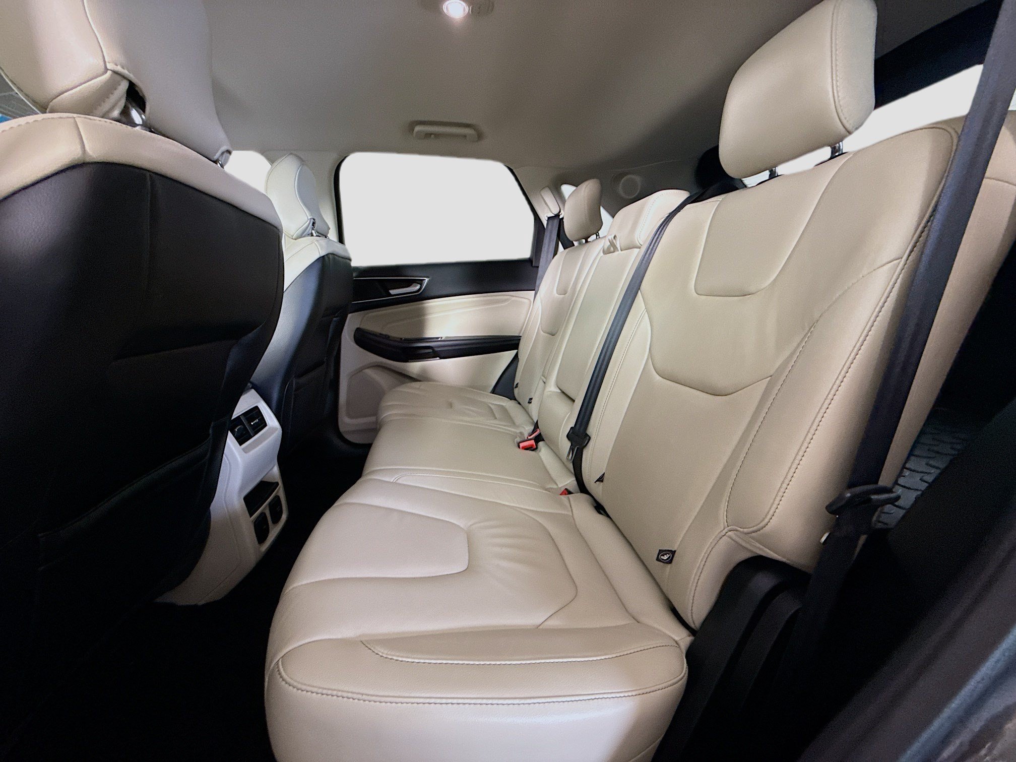 Used 2017 Ford Edge Titanium w/ Technology Package FWD image 25