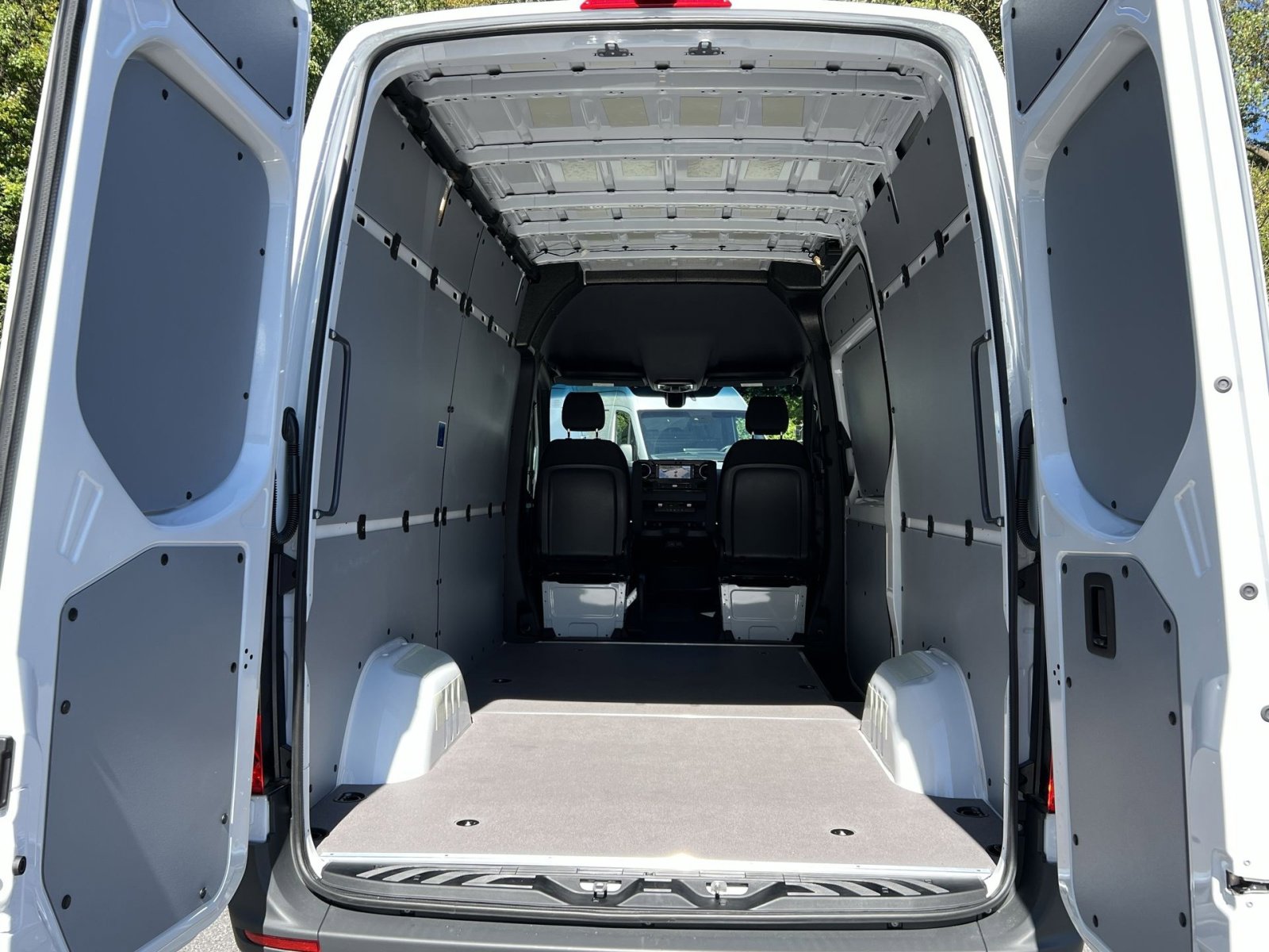 New 2025 Mercedes-Benz Sprinter 2500 image 26
