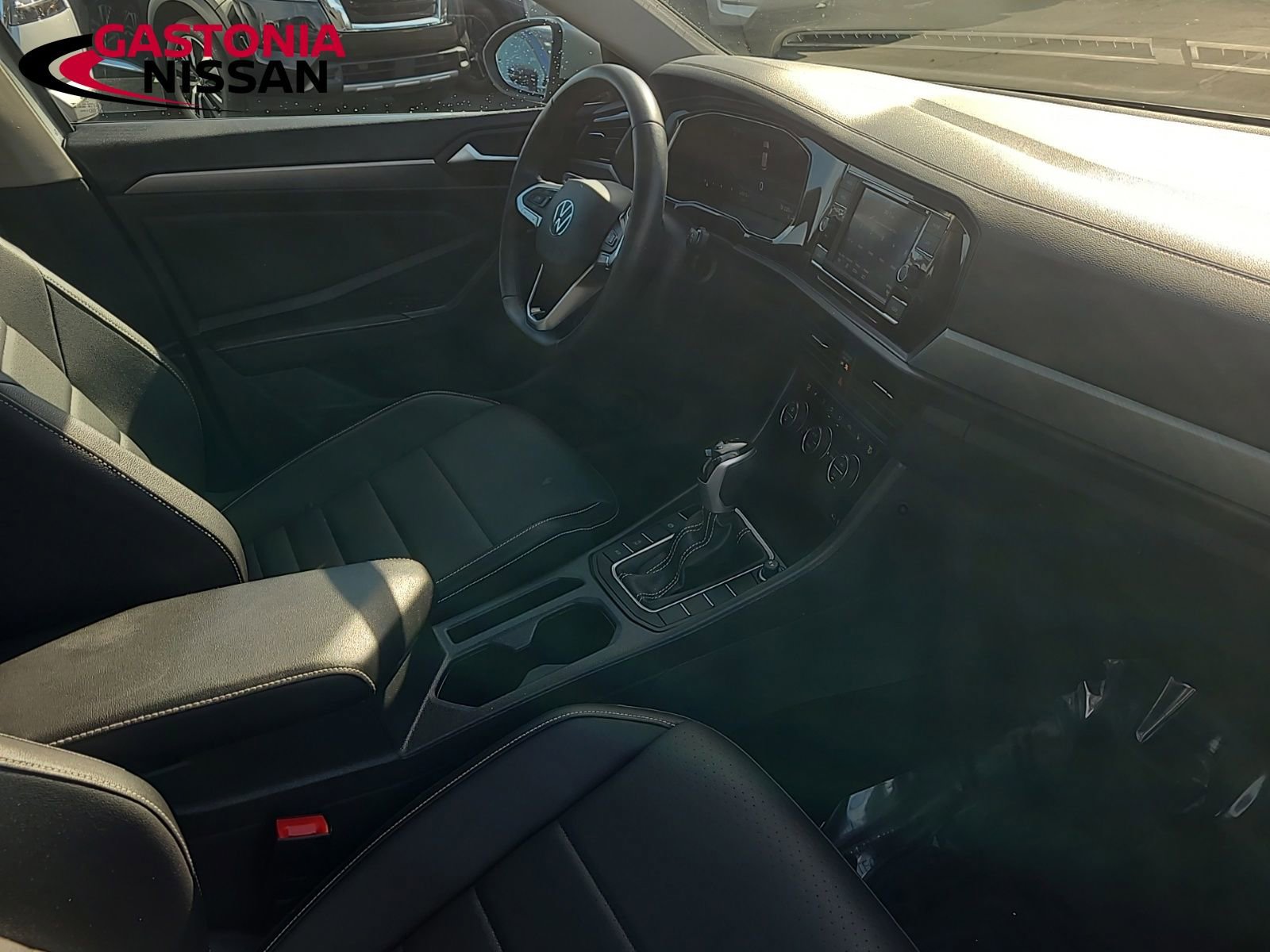 Used 2024 Volkswagen Jetta SE image 22