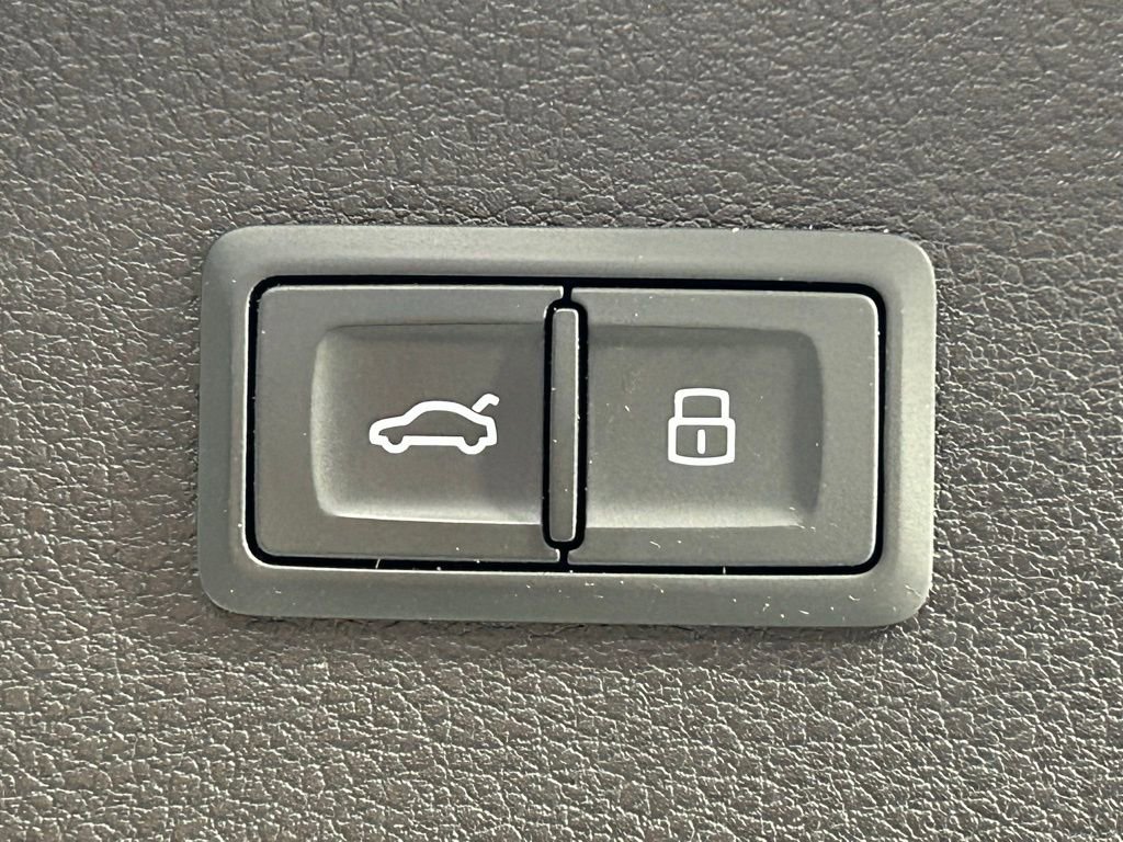 Used 2021 Audi Q5 2.0T Premium w/ Convenience Package AWD/4WD image 15