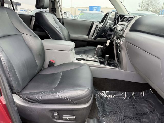Used 2011 Toyota 4Runner SR5 w/ Premium Pkg w/Leather AWD/4WD image 7